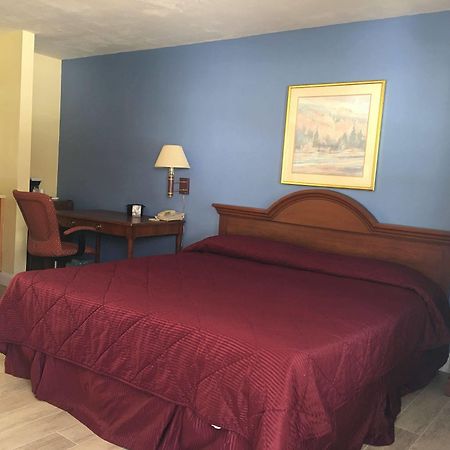 Maple Leaf Motel New Milford ภายนอก รูปภาพ