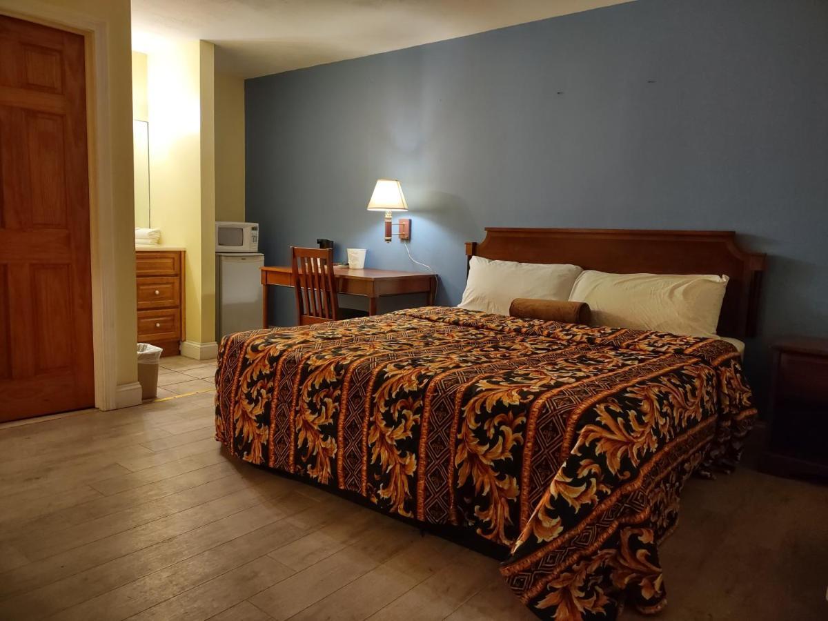 Maple Leaf Motel New Milford ภายนอก รูปภาพ