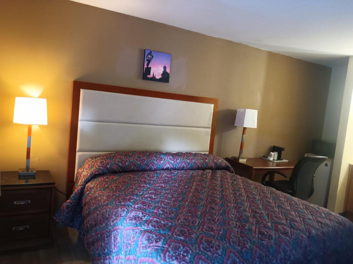 Maple Leaf Motel New Milford ภายนอก รูปภาพ